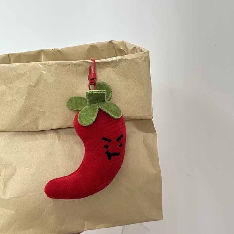 Plišani privjesak za ključeve s motivom povrća – paprika lutka