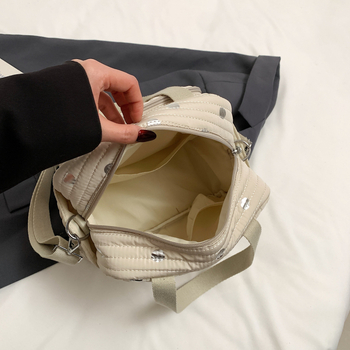 Jednostavna i elegantna torba za mame, može se nositi na rame ili crossbody, višenamjenska torba za mame s pretincem za vlažne maramice