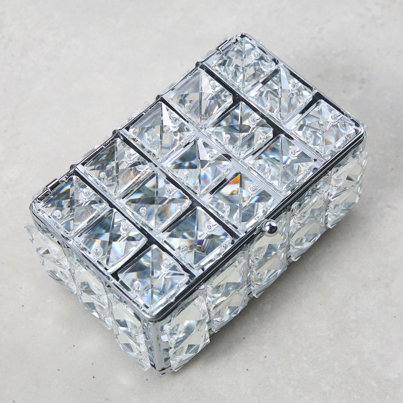 Kristalna i metalna kutija za nakit s poklopcem, karirani uzorak, lagana luksuzna kutija za pohranu, kapacitet 1 L, dimenzije 15 × 9,8 × 7,8 cm, model SSH