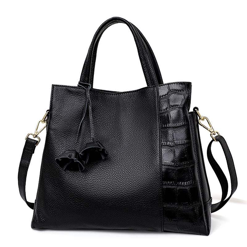 QianDian 2026 Ženska torba od prave kože, casual stil, velika tote torba s ramenom i crossbody trakom, resice
