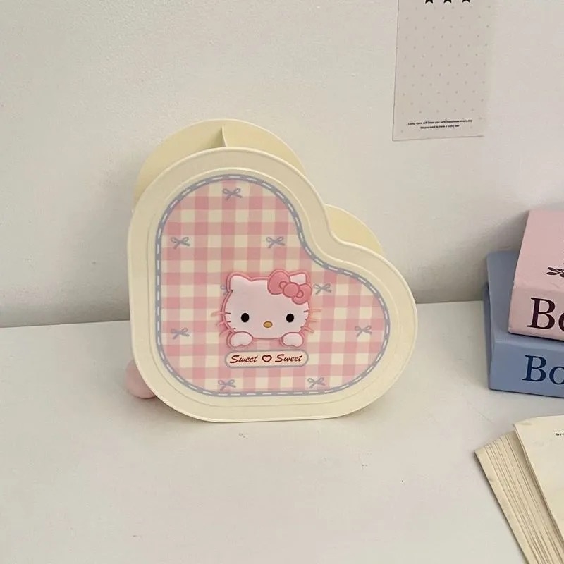Cutie de depozitare pentru birou cu model inimă și carouri drăguțe, pentru pensule de machiaj și rechizite, din polipropilenă.