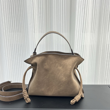 Velurova torbica s vezicama, oblik oblaka, velika kapaciteta, svakodnevna tote torba za žene, za nošenje preko ramena ili crossbody