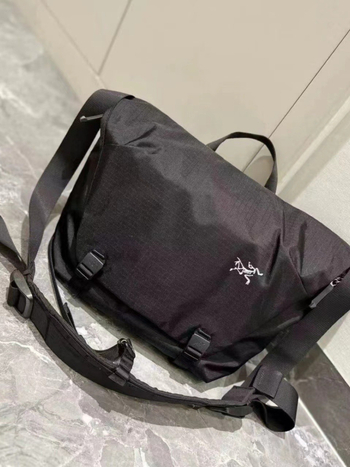 Granville 10L vodootporna nylon torba za rame s preklopnim zatvaranjem, gradski stil, za 11-inčni prijenosnik