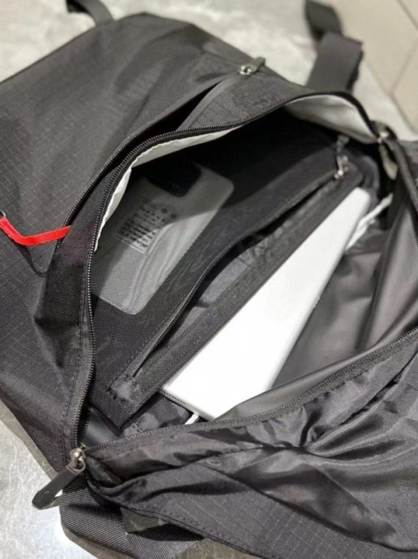 Granville 10L vodootporna nylon torba za rame s preklopnim zatvaranjem, gradski stil, za 11-inčni prijenosnik