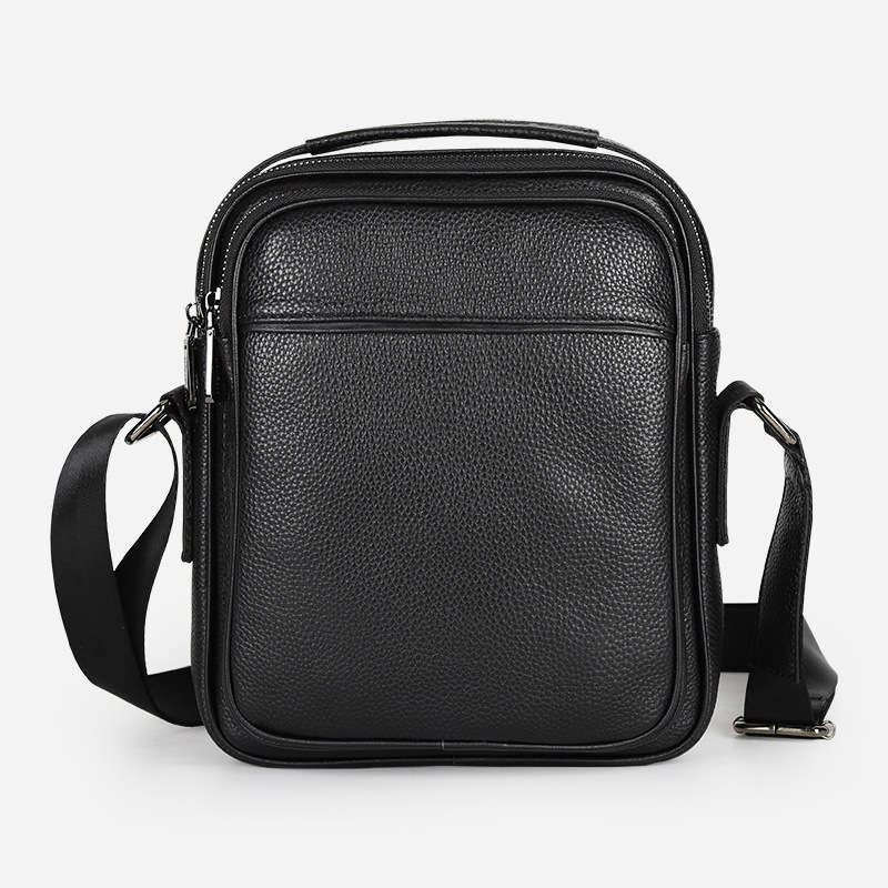 Muška messenger torba od prave kože, top-grain, vertikalnog dizajna, za poslovni i casual stil.