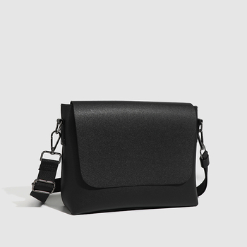 Muška PU kožna crossbody torba, lagana i kompaktna, kvadratnog dizajna, pogodna za 9-inčni prijenosnik, svakodnevna uporaba.