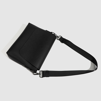 Muška PU kožna crossbody torba, lagana i kompaktna, kvadratnog dizajna, pogodna za 9-inčni prijenosnik, svakodnevna uporaba.