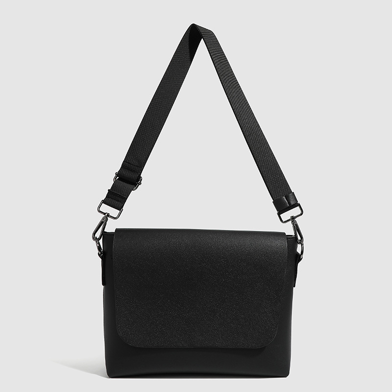Muška PU kožna crossbody torba, lagana i kompaktna, kvadratnog dizajna, pogodna za 9-inčni prijenosnik, svakodnevna uporaba.