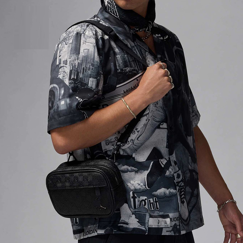 Muška PU crossbody torbica u urbanom minimalističkom stilu, prozračna i izdržljiva, velika zapremina za telefon i do 8-inčnog prijenosnog računala