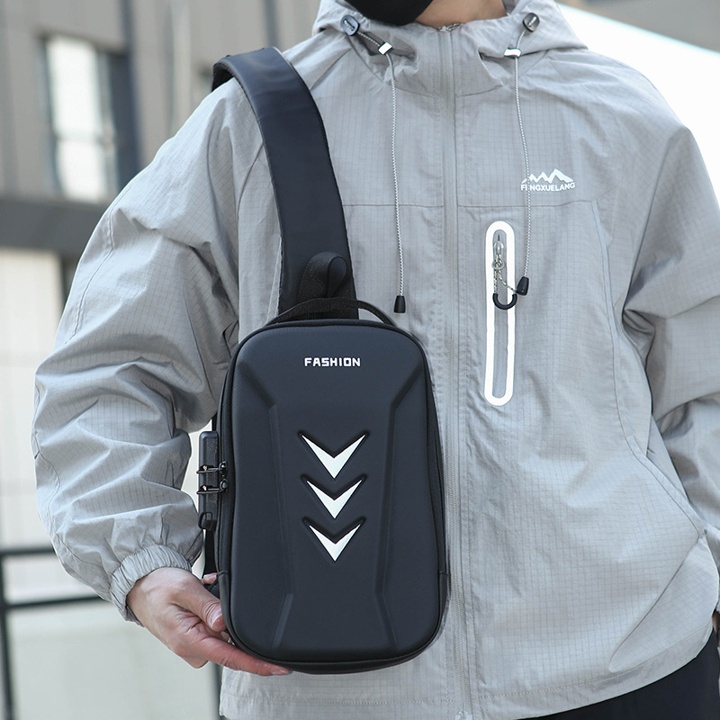 Muška prsna torba za biciklizam s čvrstim kućištem, višenamjenska kompakta crossbody torba, 2026 trend