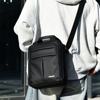 Muška crossbody torba velikog kapaciteta, vodootporna, jednostavnog dizajna, za putovanja na otvorenom