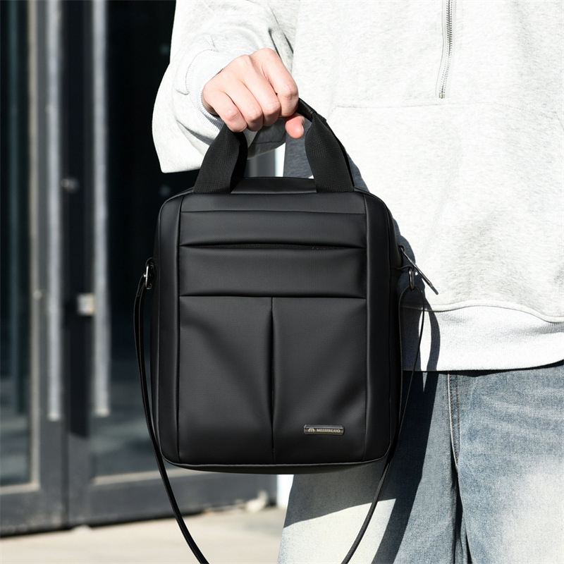 Muška crossbody torba velikog kapaciteta, vodootporna, jednostavnog dizajna, za putovanja na otvorenom