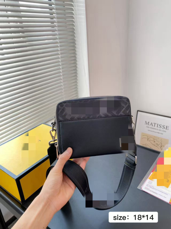 FenDi 2024 nova torbica za fotoaparat s potpunim printom u vintage cvjetnom uzorku, retro kutijasti dizajn s dvostrukim zatvaračem, Dizajn Mali Čudovište, preko ramena