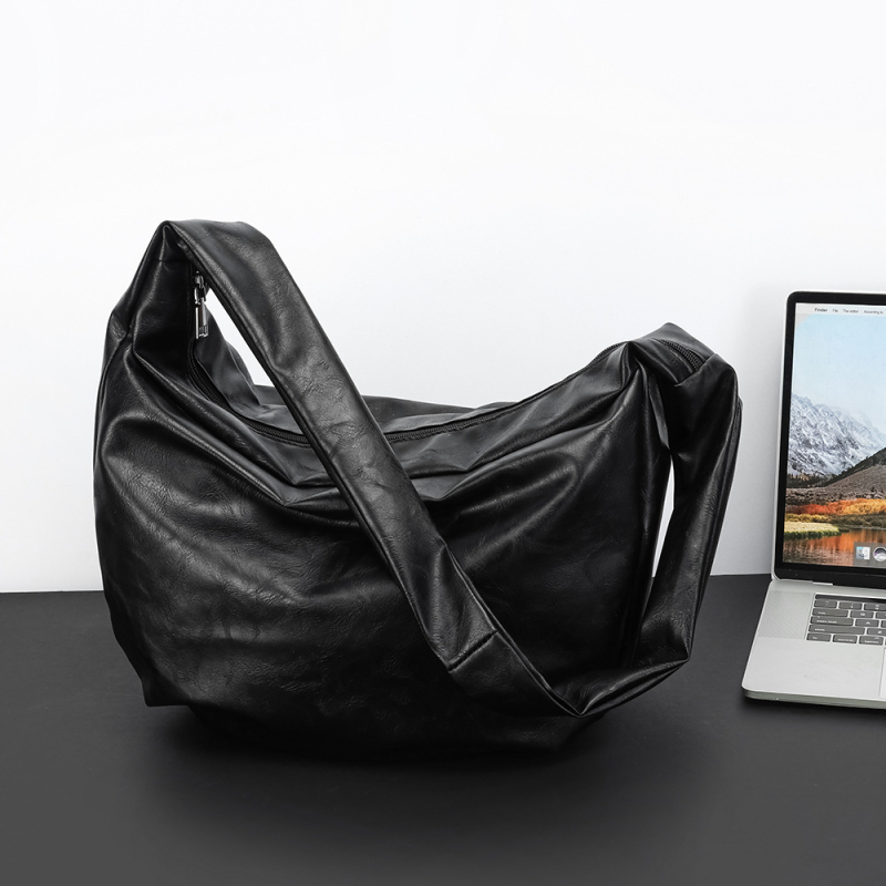 2025 nova muška crossbody torba u korejskom stilu, mekana PU koža, lagana svakodnevna putna torba za 8-inčni prijenosno računalo