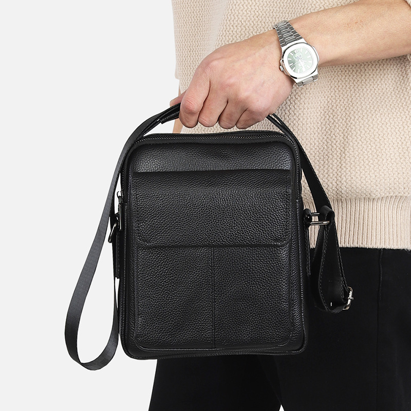 Férfiaknak szóló kis bőrtáska vállon, felsőréteg borjúbőrből, crossbody iPad 8 hüvelykeshez