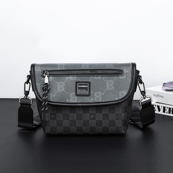 Muška crossbody torba s kariranim uzorkom