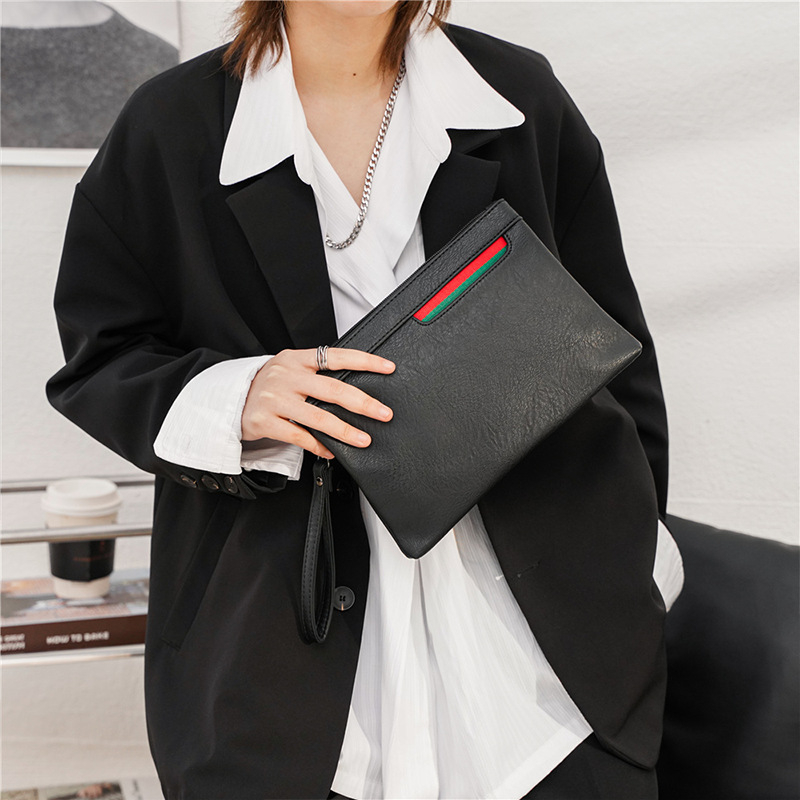 Koreai stílusú utcai clutch táska, csuklóra kapcsolható, férfiaknak, minimalist dizájn