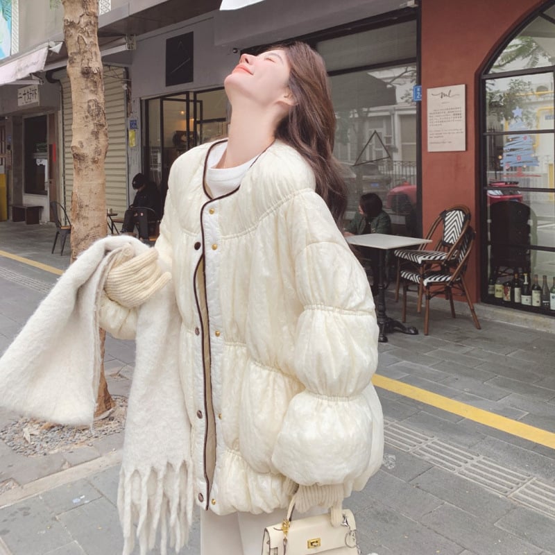 Ženska jakna s perjem od bijele patke, okrugli izrez, Off-White boja, zima 2025