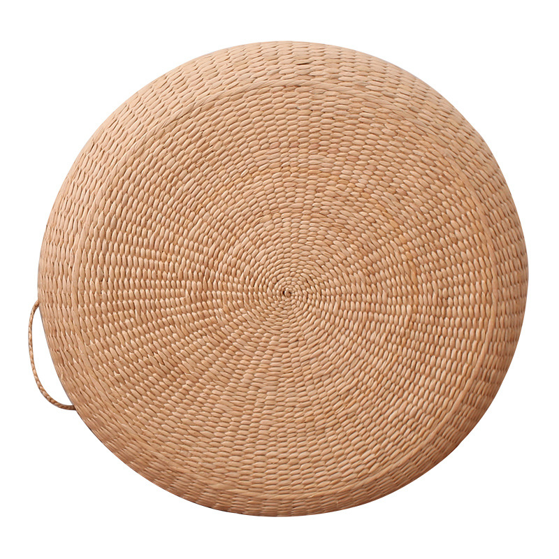 Slamnati tatami jastuk za meditaciju na podu