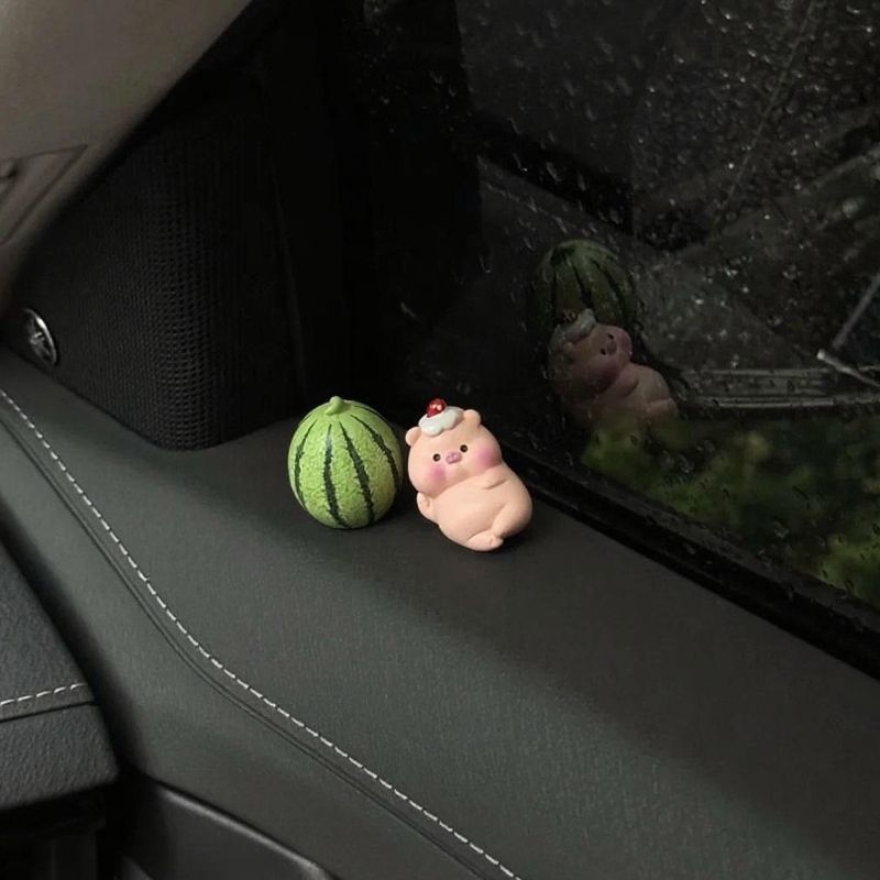 Slatko crtano prase – mini auto ukras, unutarnja dekoracija