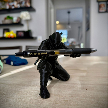 3D-otisknuti ninja držač olovke – stolni organizator, višenamjenski držač za olovke, crtani stil