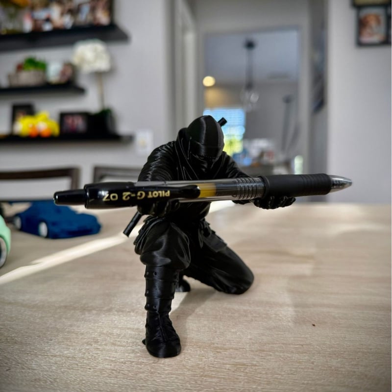 3D-otisknuti ninja držač olovke – stolni organizator, višenamjenski držač za olovke, crtani stil