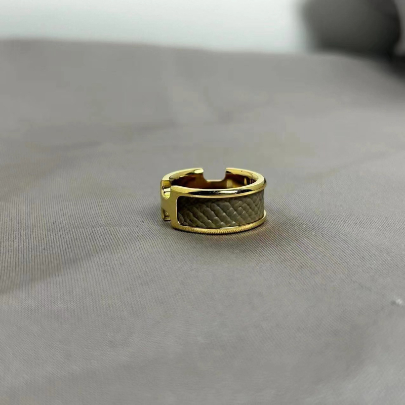 Унисекс пръстен от титановата стомана с покритие 18K розово злато — геометричен стил, пръстен за двойки