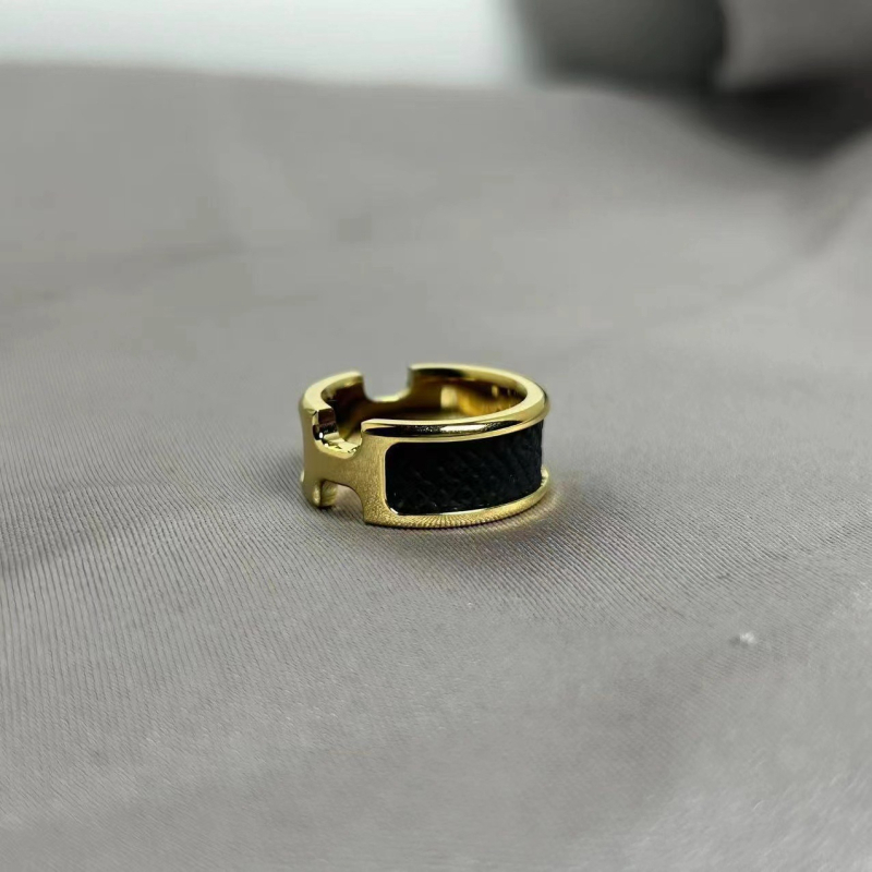 Унисекс пръстен от титановата стомана с покритие 18K розово злато — геометричен стил, пръстен за двойки