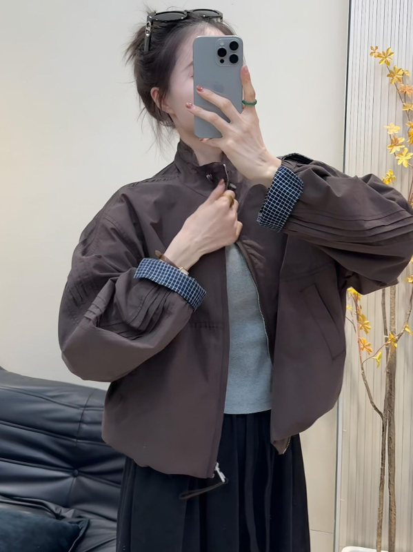 Ženska jakna u korejskom stilu za jesen 2025 – jakna sa stojećim ovratnikom, lagani windbreaker, kratka baseball jakna, casual stil