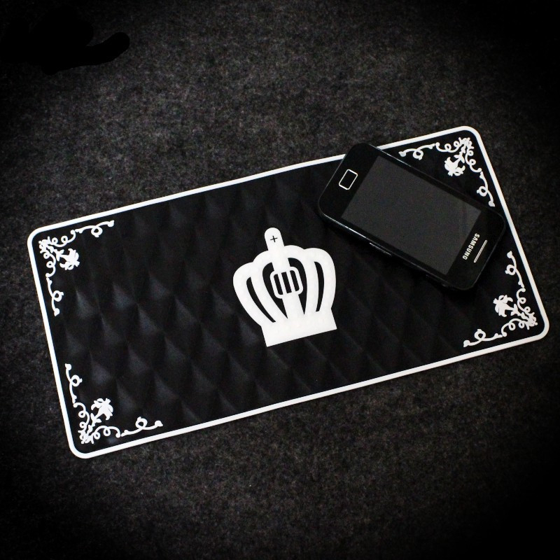 Covoraș anti-alunecare mare pentru mașină, cu design de coroană, pentru telefon și parfum, 30x15 cm