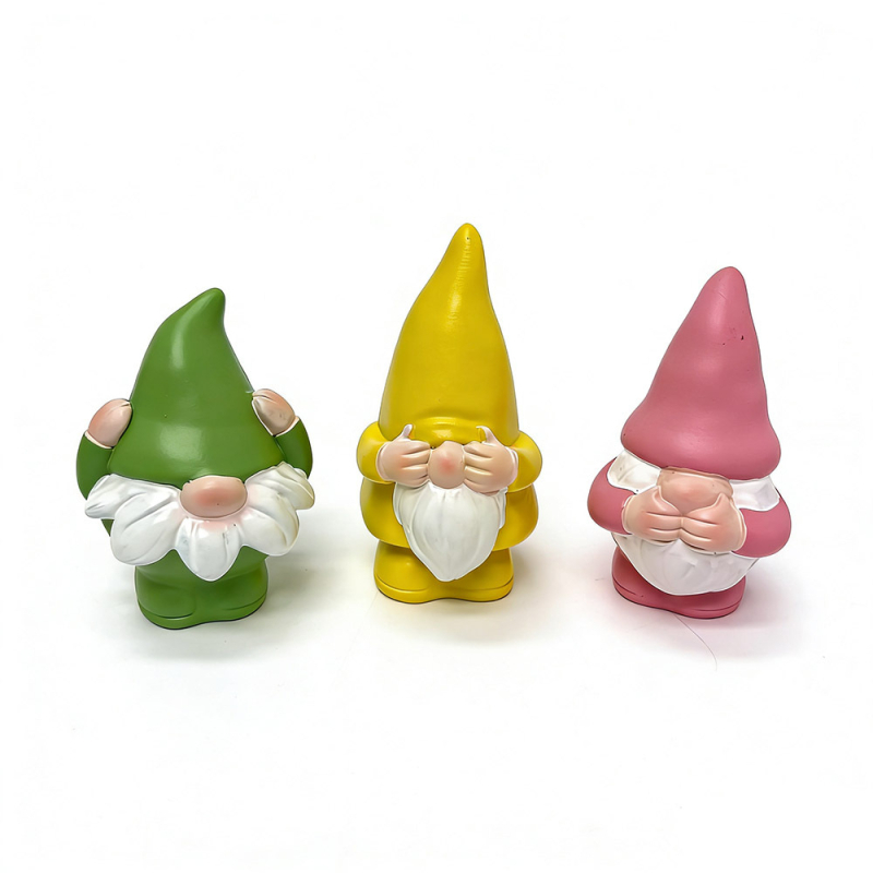 Tri gnomova od smole za vrt – dekorativne figurice