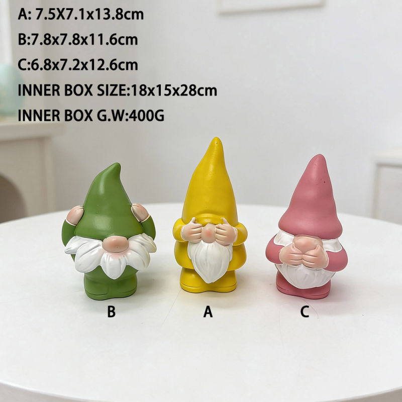 Tri gnomova od smole za vrt – dekorativne figurice