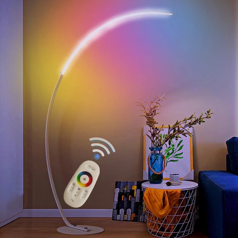 Podna lampa u obliku C s LED RGB osvjetljenjem, aluminijsko tijelo, za spavaću sobu i dnevni boravak, moderan dizajn