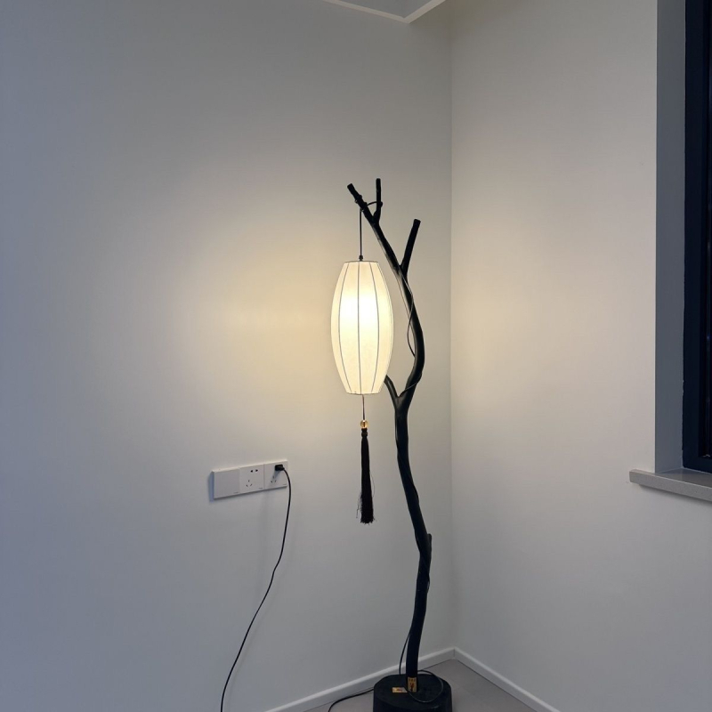 Podna svjetiljka s estetikom Song dinastije, moderni kineski stil, zen inspirirana čajna soba i radna soba, grana oblik lampe s listovima bambusa.