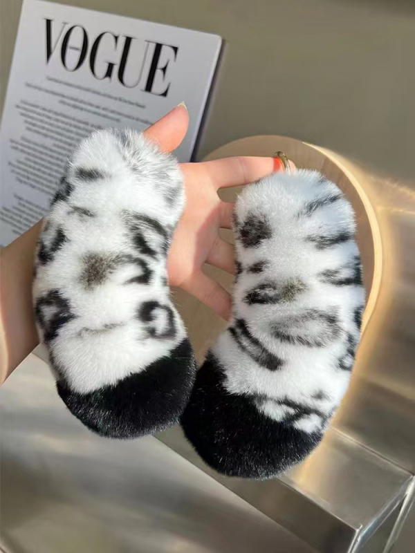 Tiger Tail plišani autoključ s pravim Rex zekom krznom