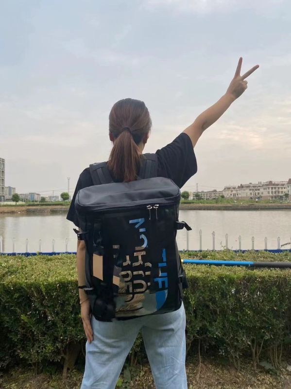 Unisex planinarska ruksak, kapaciteta 20–35 L, vodootporan najlon, za 14-inčni laptop