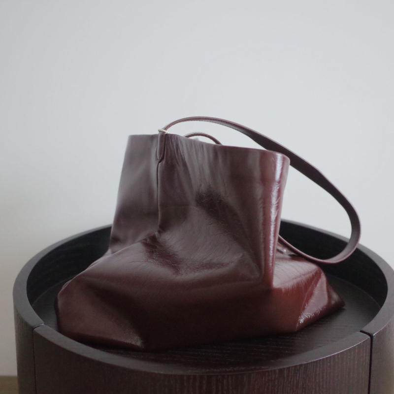 Le Orange: Nova korejska niša dizajn crossbody torba od kože s maslano-voskovim završnim slojem, svakodnevna torba za rame u bucket bag stilu, dvostruka koža