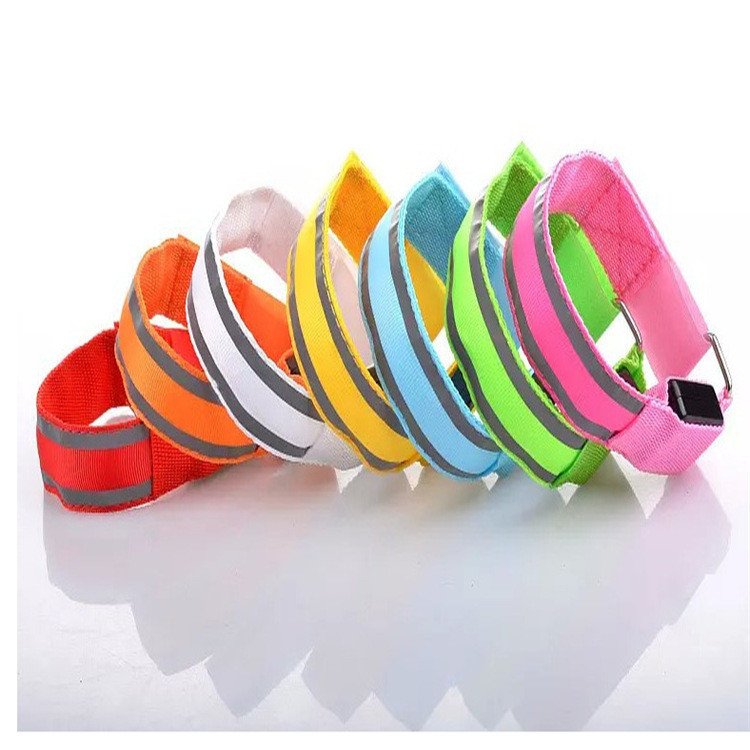 LED спортна гривна за китката с USB светлина и мигащ ефект