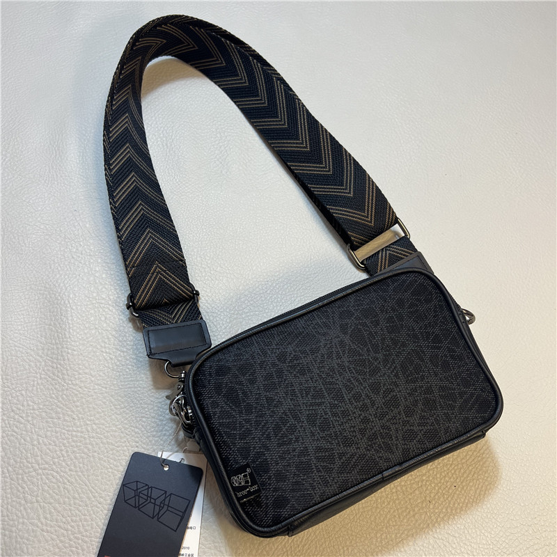 Threebox férfi válltáska színváltó csíkos mintázattal, kompakt crossbody táska poliészterből, vászon béléssel