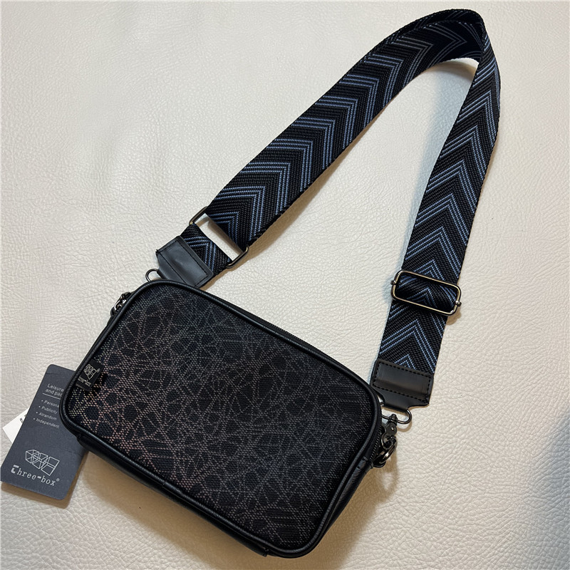 Threebox férfi válltáska színváltó csíkos mintázattal, kompakt crossbody táska poliészterből, vászon béléssel