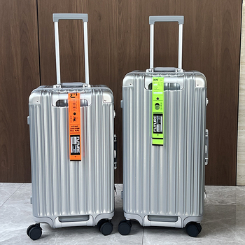 28-inčni kofer s aluminijskim okvirom, srebrne boje, velik kapacitet, unisex, okretni kotači, tiho putovanje