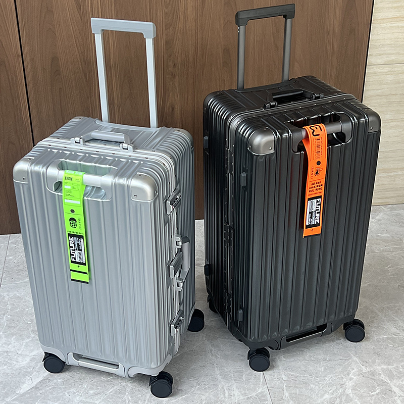 28-inčni kofer s aluminijskim okvirom, srebrne boje, velik kapacitet, unisex, okretni kotači, tiho putovanje