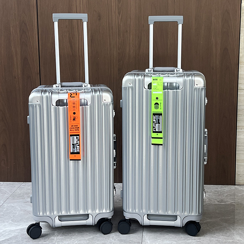 28-inčni kofer s aluminijskim okvirom, srebrne boje, velik kapacitet, unisex, okretni kotači, tiho putovanje