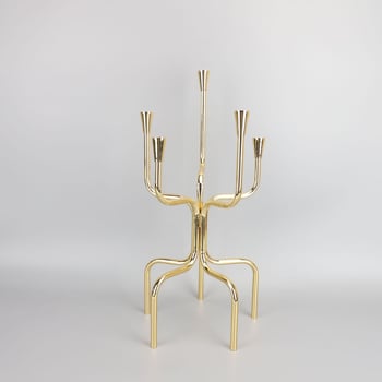 Suport de lumânări din metal cu finisaj electroplacat, design modern minimalist pentru living și birou.