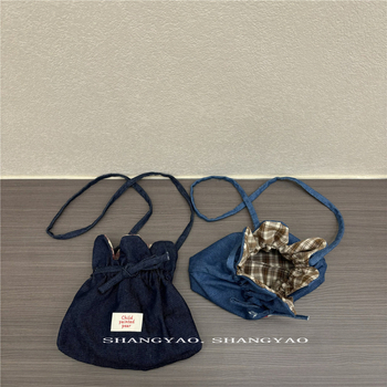 Χαριτωμένη παιδική crossbody τσάντα με φλοράλ σχέδιο, denim
