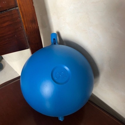 Plastový plávajúci guľový ventil Blow-molded PE 90/120/150, priemyselného stupňa, závitové pripojenie pre plávajúci vodovod, dostupné farby a značky