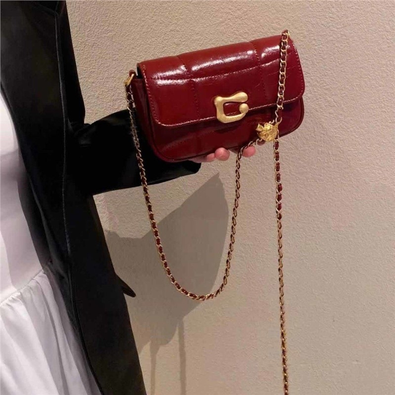 Vino-crvena PU kožna crossbody torbica s lančićem, mala kvadratna torbica za žene