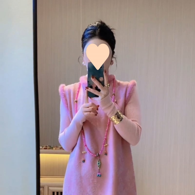 Costum de damă cu fustă pentru toamnă-iarnă, stil inspirat din China, design minimalist cu blocuri de culoare, top tricotat cald și fustă cu mâneci lungi