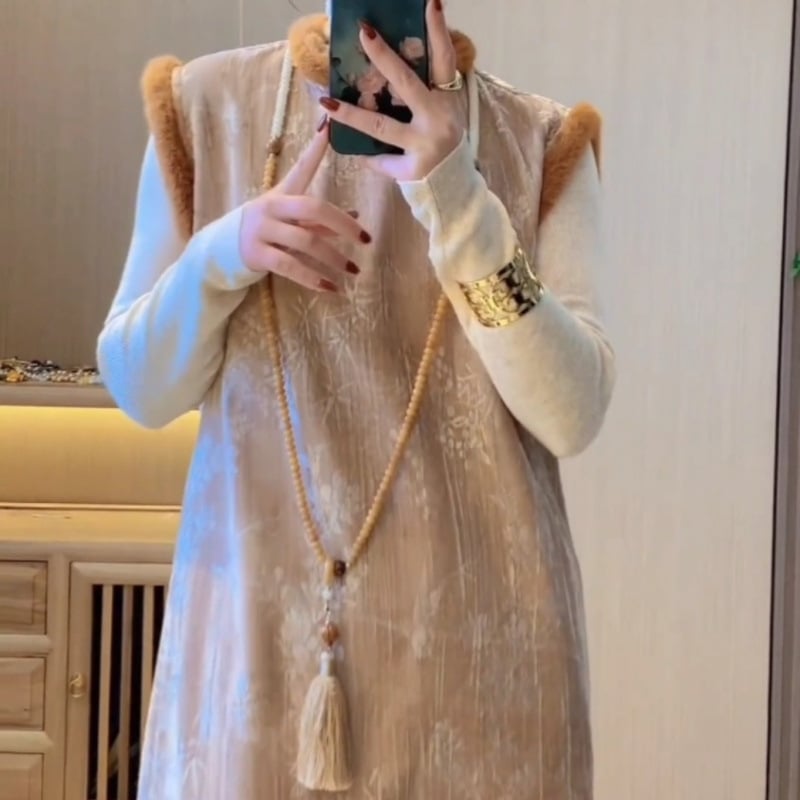 Costum de damă cu fustă pentru toamnă-iarnă, stil inspirat din China, design minimalist cu blocuri de culoare, top tricotat cald și fustă cu mâneci lungi