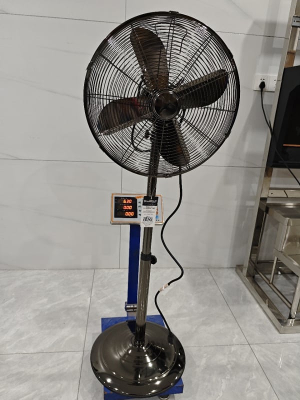 Μεταλλικός όρθιος ανεμιστήρας 110V με περιστρεφόμενη κεφαλή, ρετρό στυλ, υψηλή ισχύς, αθόρυβος